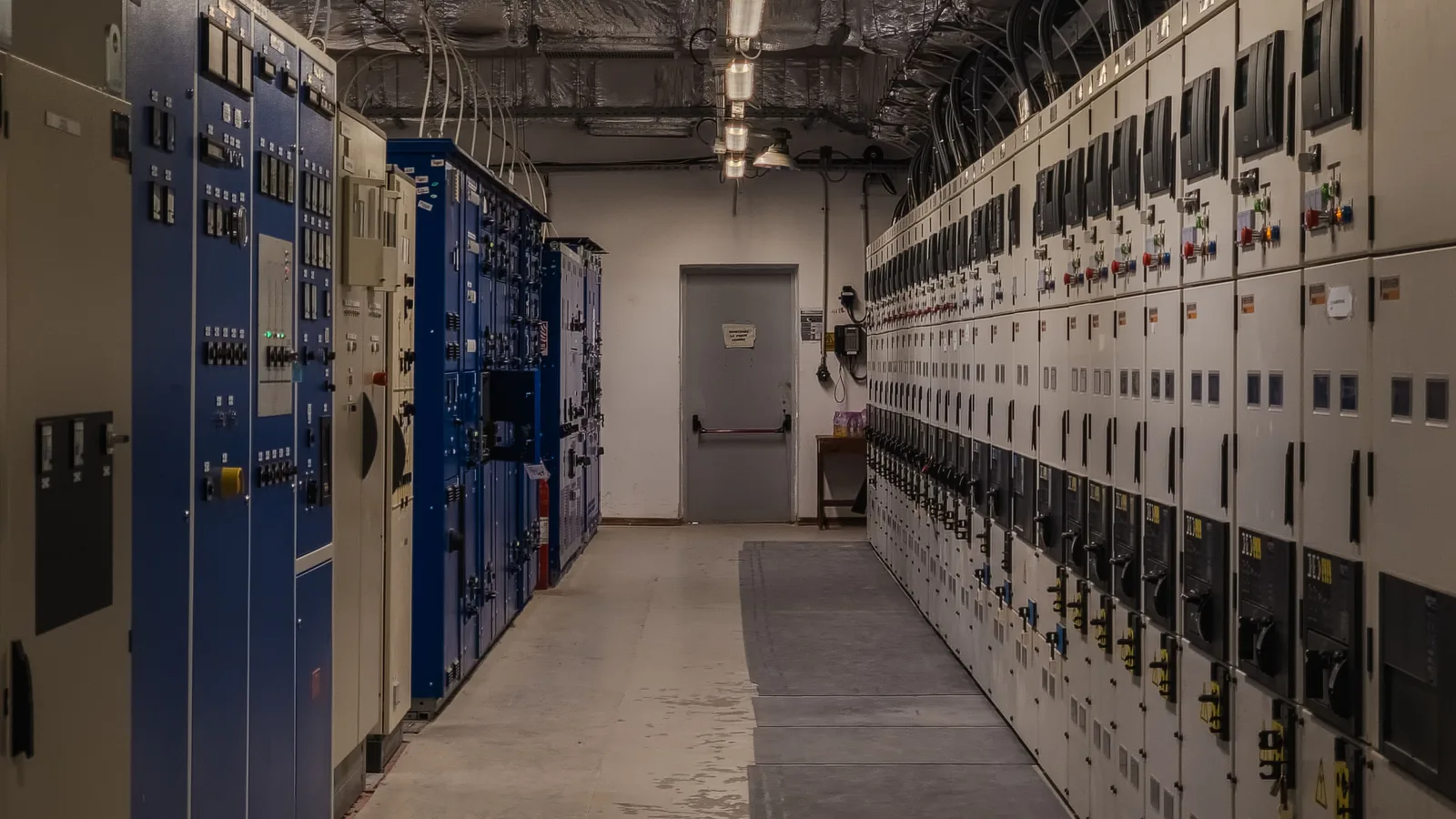 Industrial switchgear panels for a power factor 0.8 meaning assessment on an electricity bill